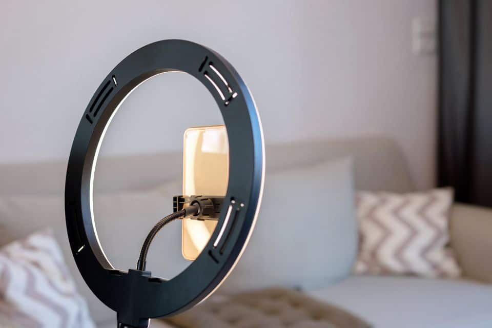 Comment bien utiliser un ring light pour des contenus professionnels ?