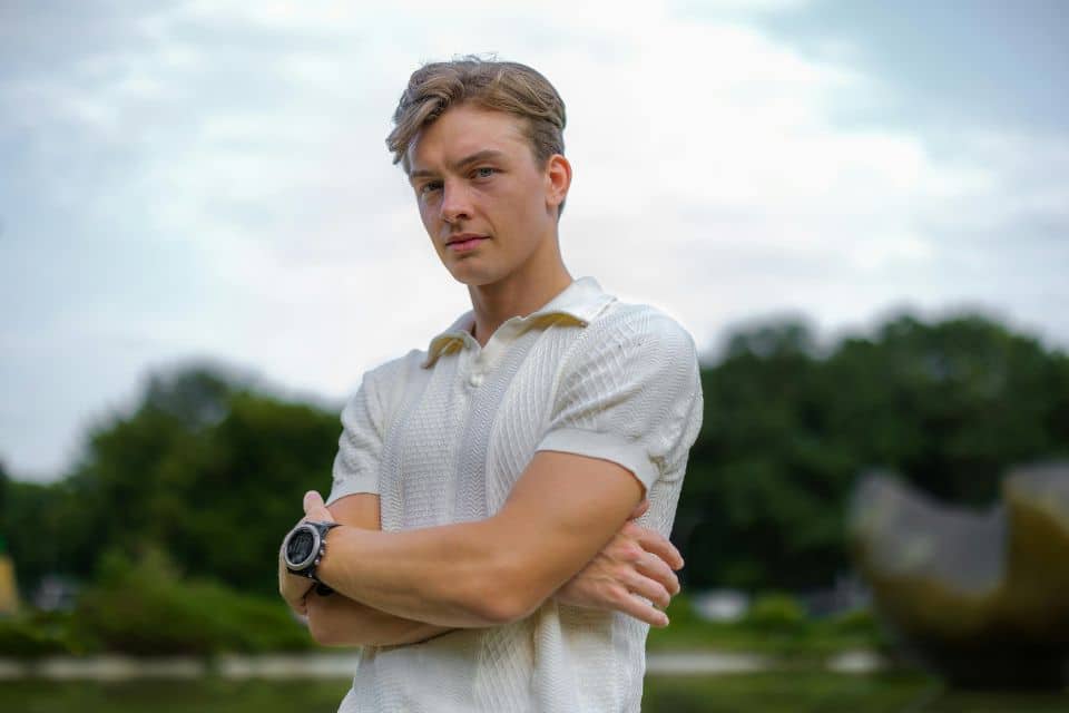 Comment choisir et porter le polo pour homme : guide intemporel pour un style élégant et polyvalent