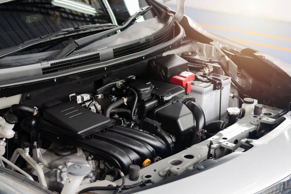 Comment fonctionne un moteur thermique et quelles sont ses principales pièces ?
