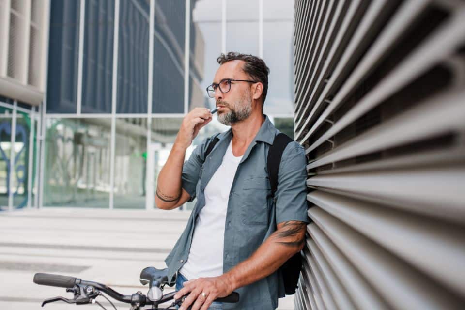 Comment bien entretenir sa cigarette électronique OXVA pour prolonger sa durée de vie ?