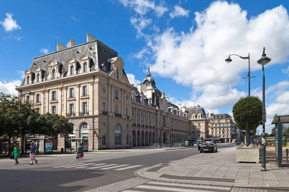 Se déplacer à Rennes en toute tranquillité avec un chauffeur VTC
