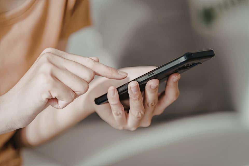 Smartphone qui s’éteint tout seul : quel est le problème ?