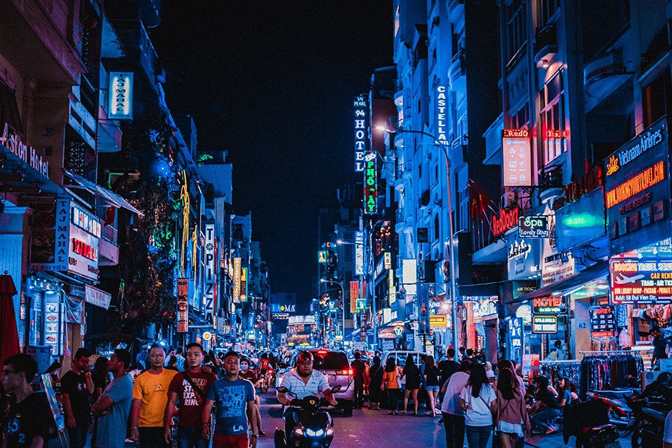 Visite des villes animées du Vietnam