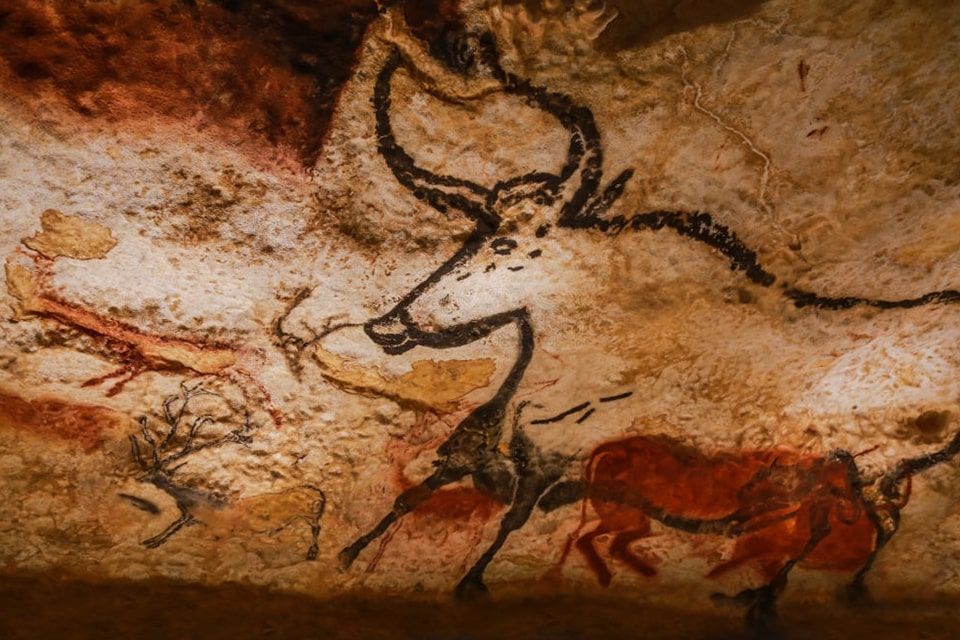 Visite de la grotte de Lascaux et ses œuvres d'art préhistoriques en Dordogne