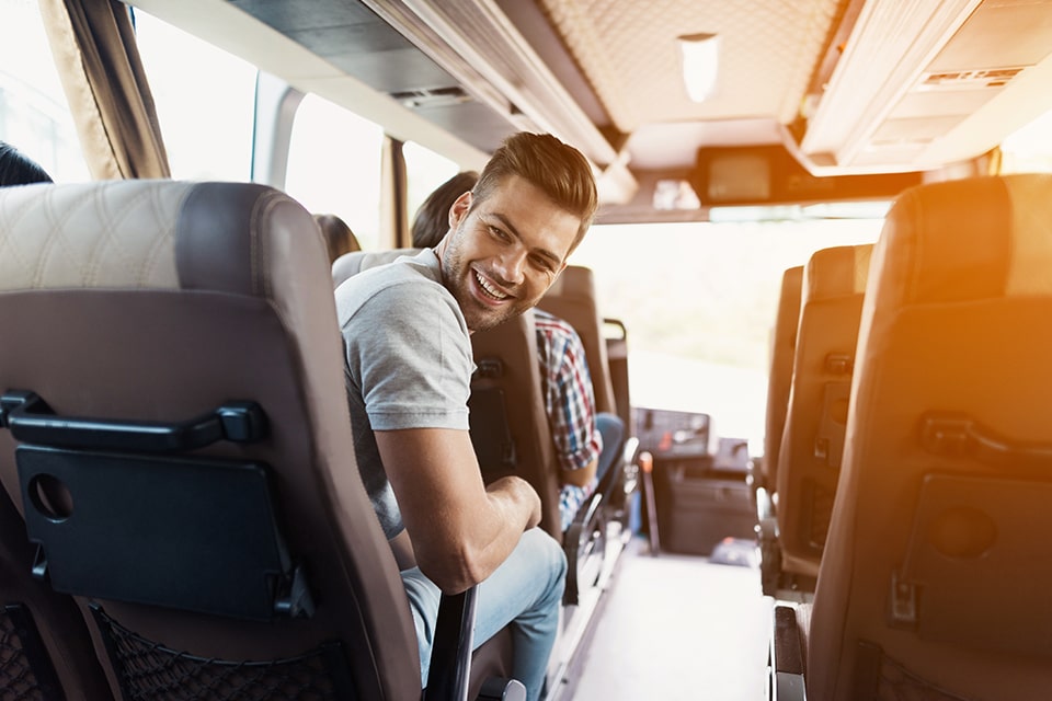 Pourquoi louer un autocar ou un minibus pour vos trajets en groupe en Europe ?