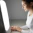 La luminothérapie peut-elle vraiment lutter contre la fatigue saisonnière ?