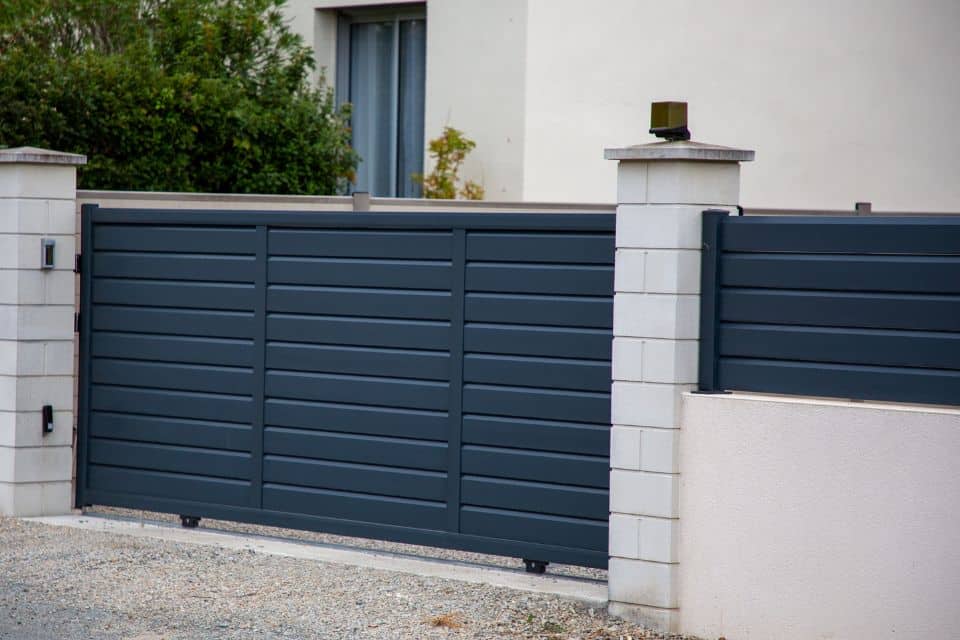 Pourquoi choisir un portail en aluminium pour votre maison ?